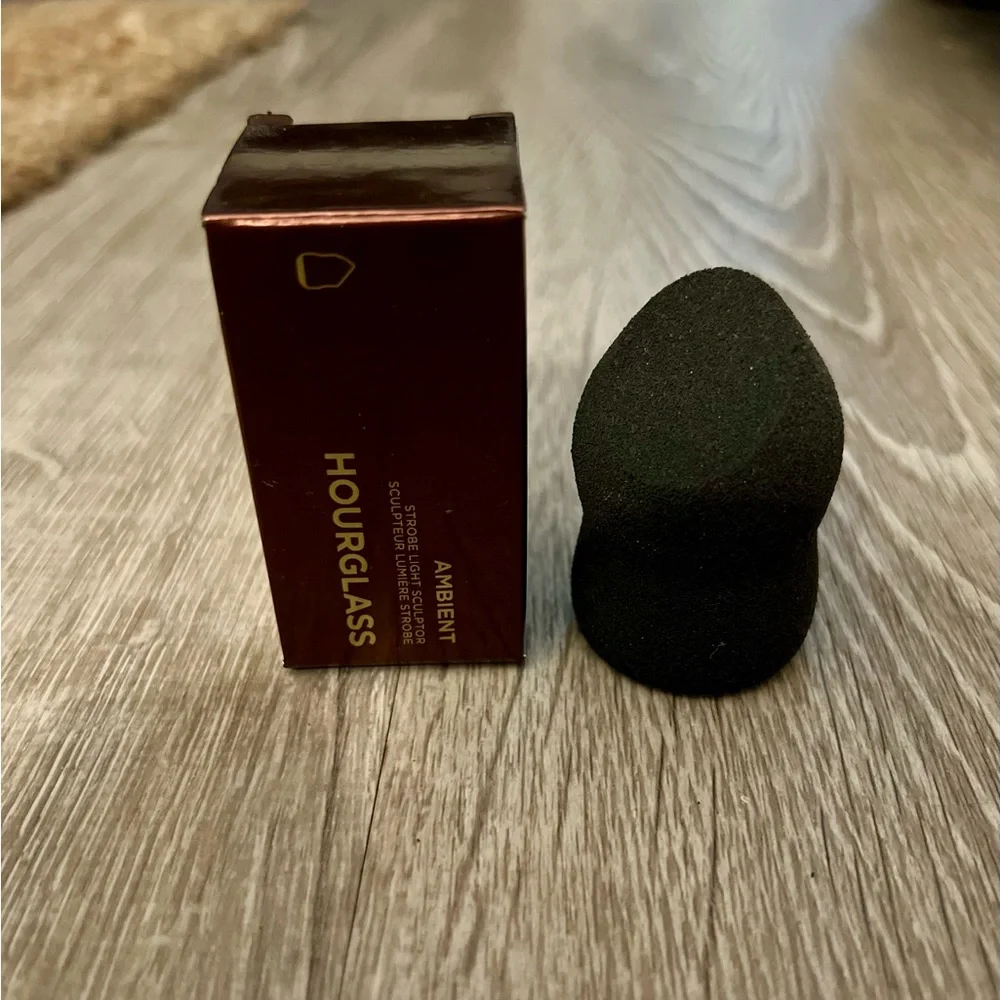Hourglass Strobe Light Sculptor
